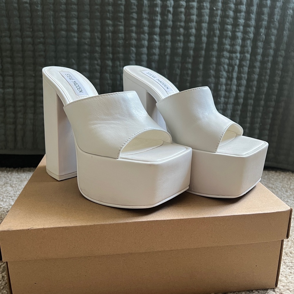 Steve Madden Cream Platform Sandals
